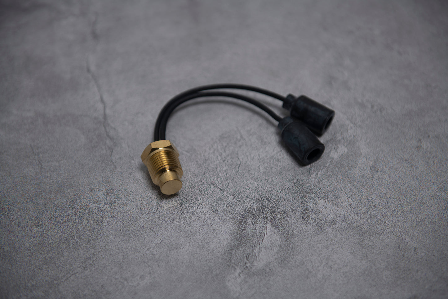 Interrupteur thermostatique de ventilateur de liquide de refroidissement HMMWV 12338599